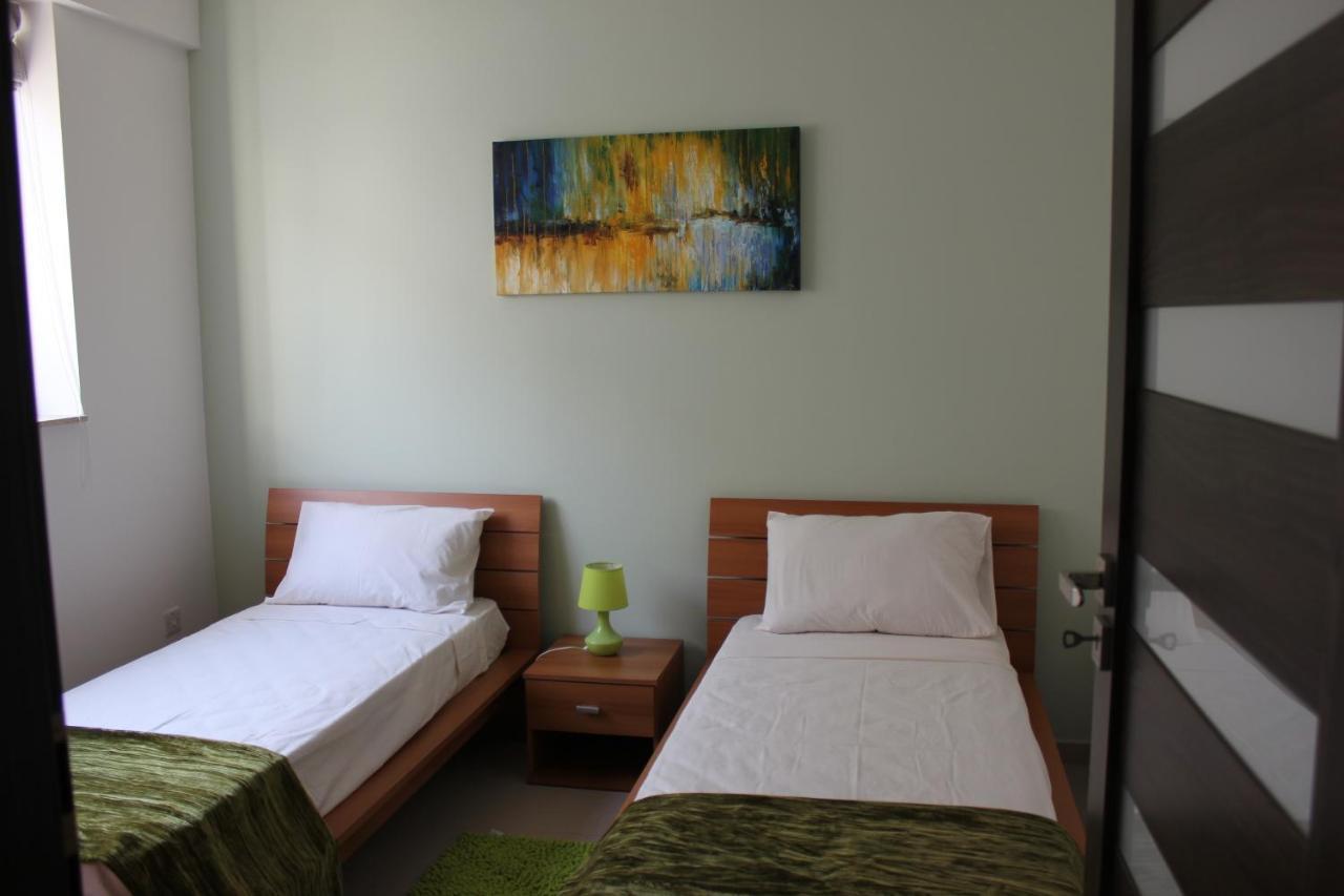 Apartament Sunny 2 Bedroom, 2 Bathrooms, Seaside Apt. *