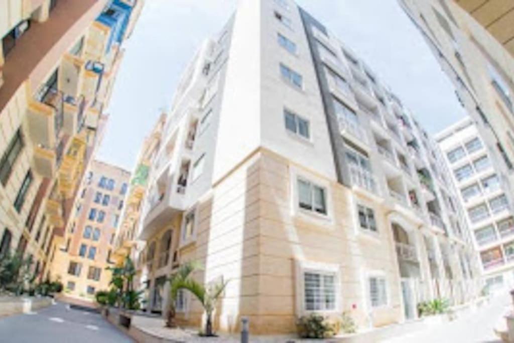 Apartment Sunny 2 Bedroom, 2 Bathrooms, Seaside Apt.