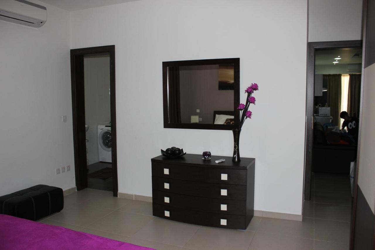 Apartment Sunny 2 Bedroom, 2 Bathrooms, Seaside Apt.